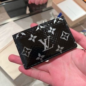 LOUIS VUITTON | card holder